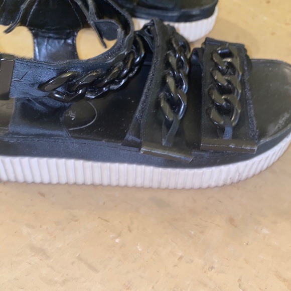 Kyle and Kendal platform chain sandals - Picture 4 of 7